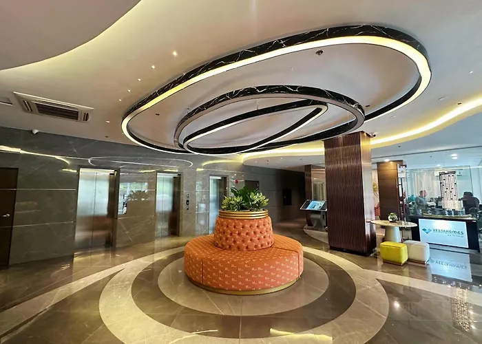 Hayat Sky Towers ホテル 3*