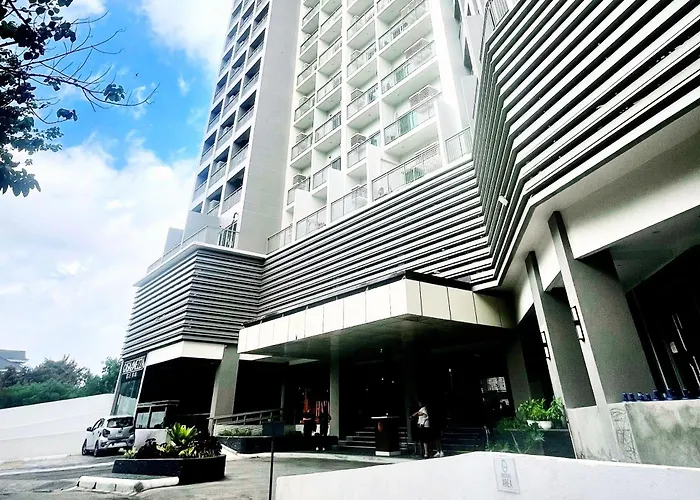 Hayat Sky Towers ホテル